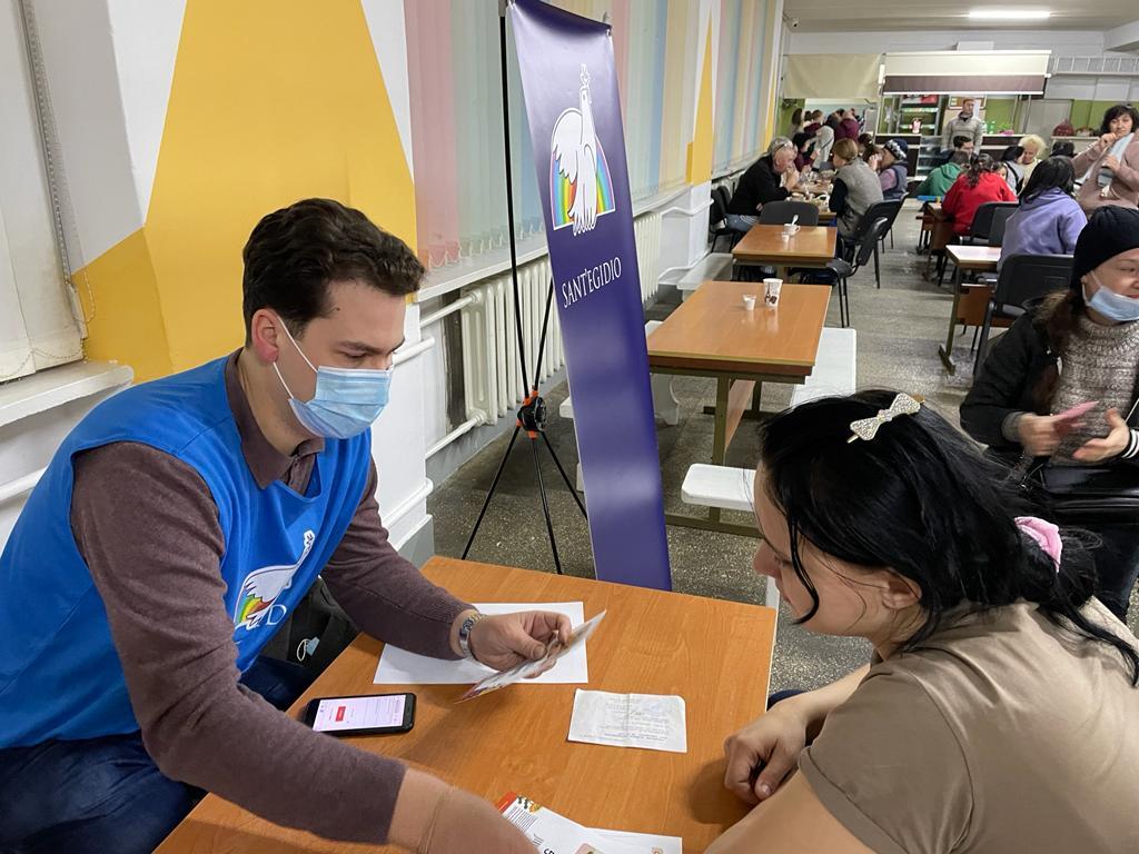 Ha llegado a Leópolis el segundo cargamento de ayuda. La Comunidad de Ucrania se pone a trabajar para distribuirlo en el hospital infantil y en las zonas del interior de Ucrania