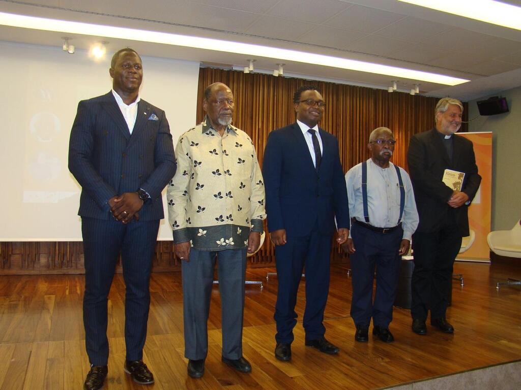 Em Maputo, a apresentação do livro de Nelson Moda 'Xirico', um relato da guerra civil em Moçambique a partir da voz das testemunhas.