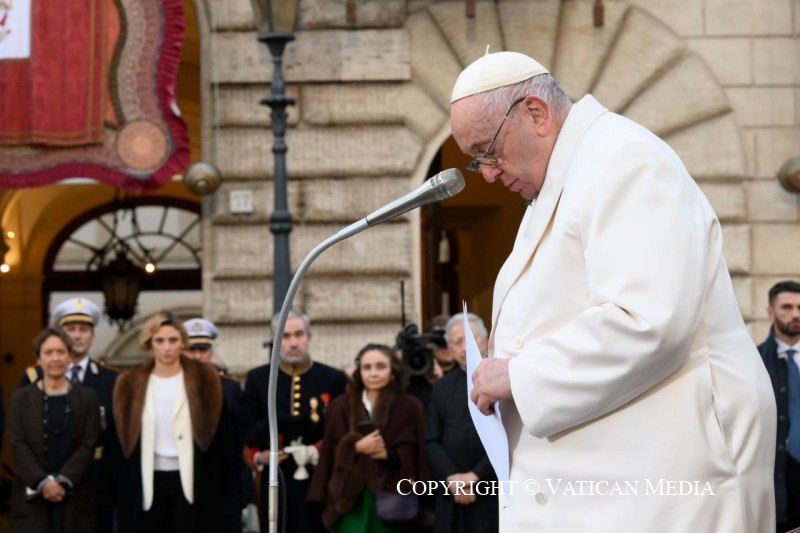 Les larmes du pape François, pour mettre fin à la guerre