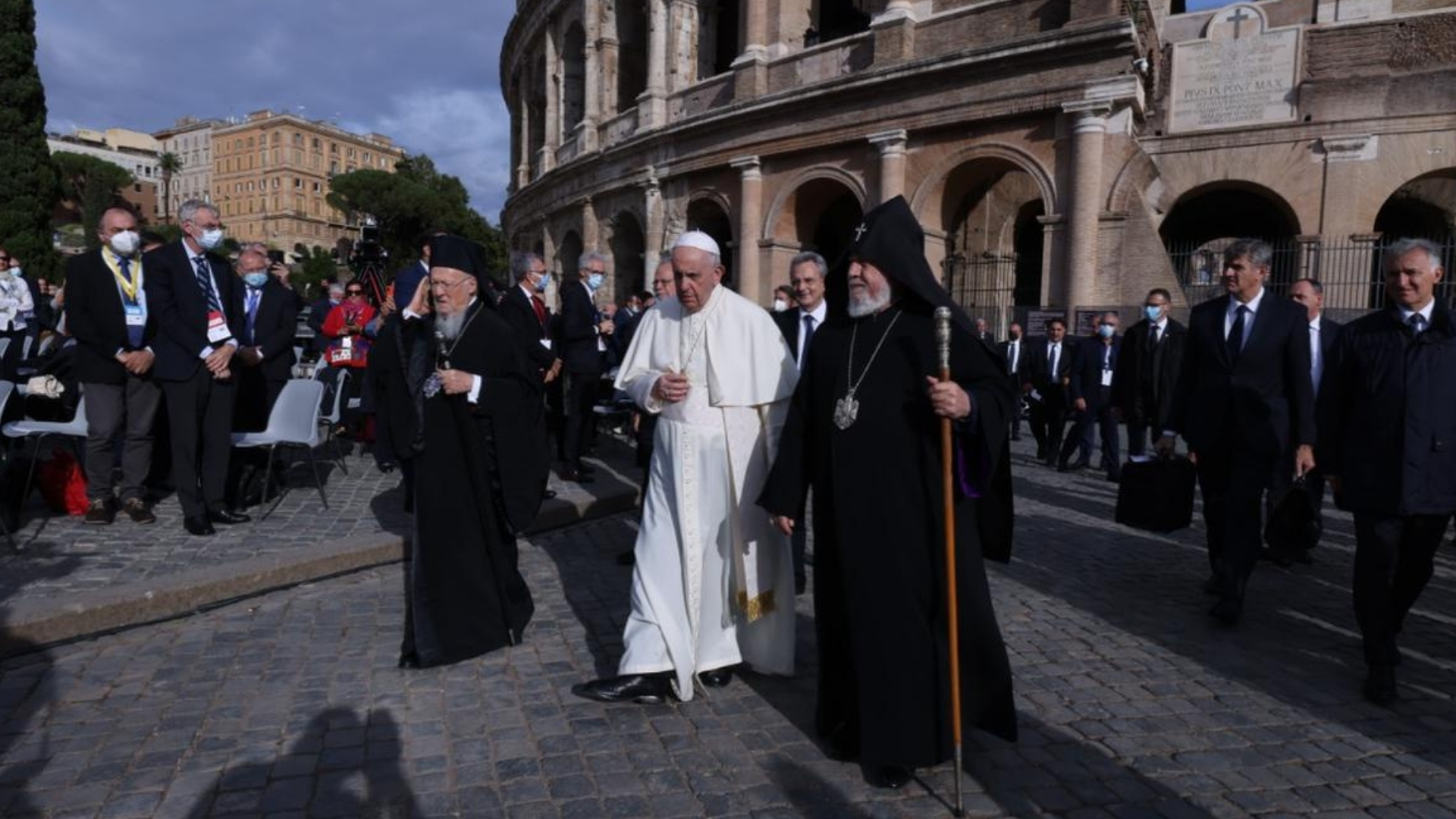 Roma. Con Sant'Egidio per la pace. Il Papa: costruiamo compassione