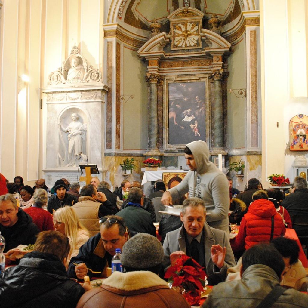 Sant'Egidio, pranzi di Natale per 500 persone