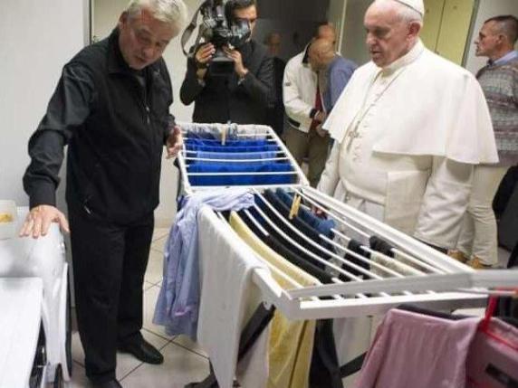 «Ecco perché Francesco vuole che i poveri possano lavare i vestiti»