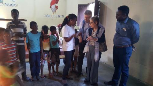 Beira: con i bambini della Scuola della Pace nel quartiere di Munhava