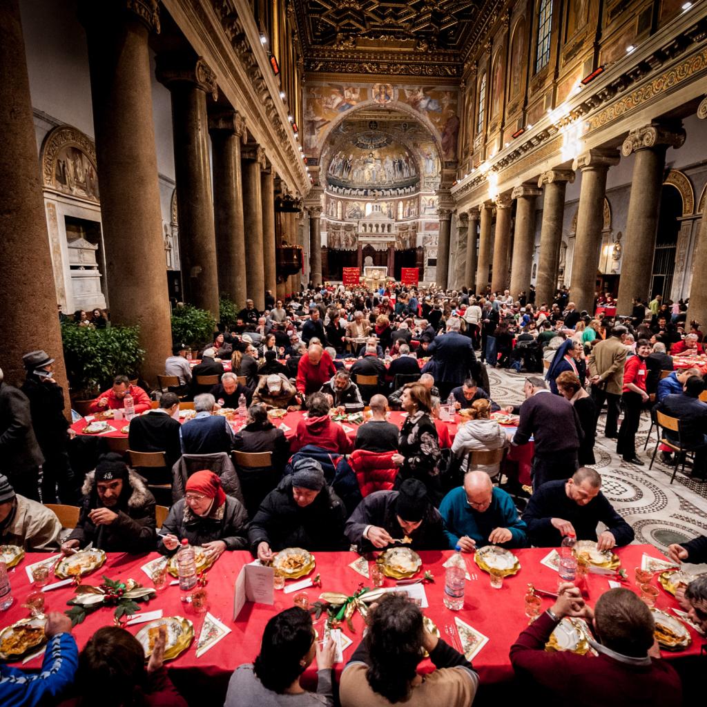 Il Pranzo di Natale 2018 con i poveri nella Basilica di Santa Maria in Trastevere