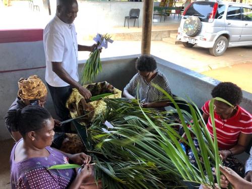 Matola (Mozambico) - Sant'Egidio nel mondo prepara la Domenica delle Palme per la strada