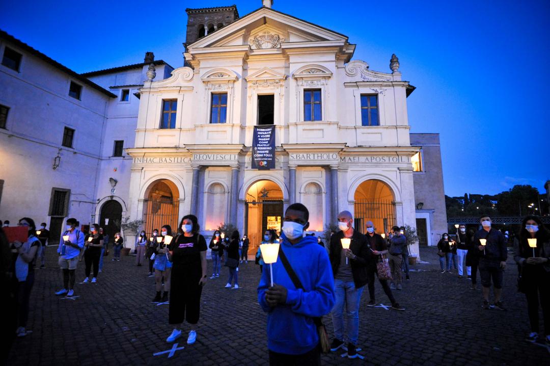 Light for Life: Flashmob dei Giovani per la Pace in ricordo di George Floyd, contro ogni razzismo