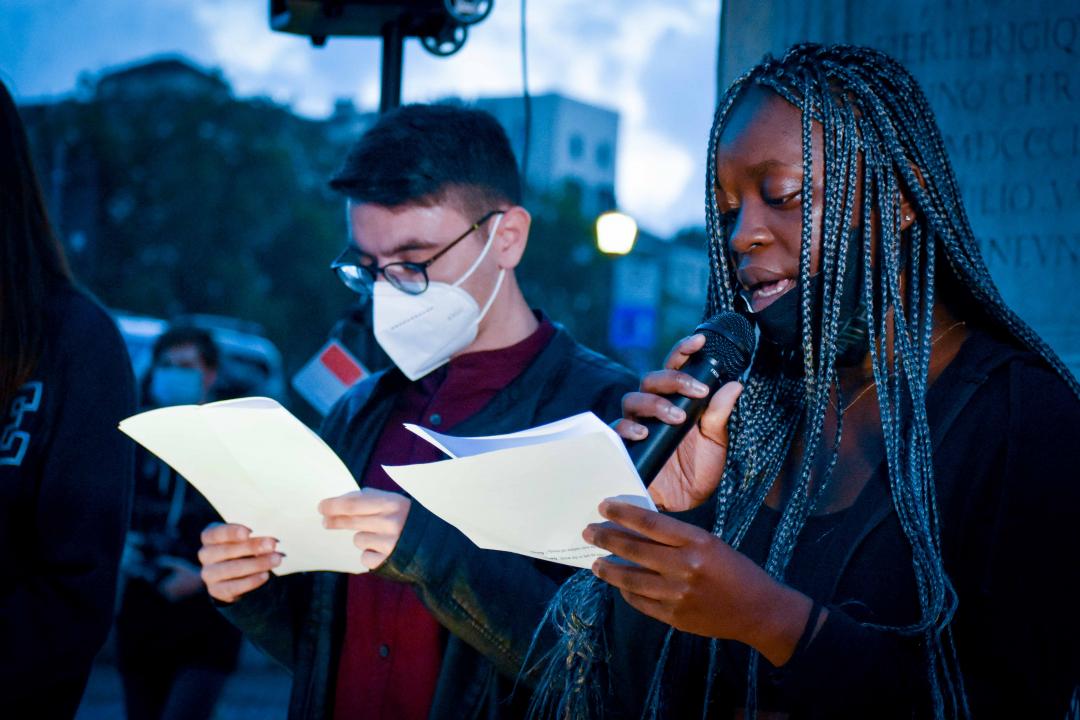 Light for Life: Flashmob dei Giovani per la Pace in ricordo di George Floyd, contro ogni razzismo
