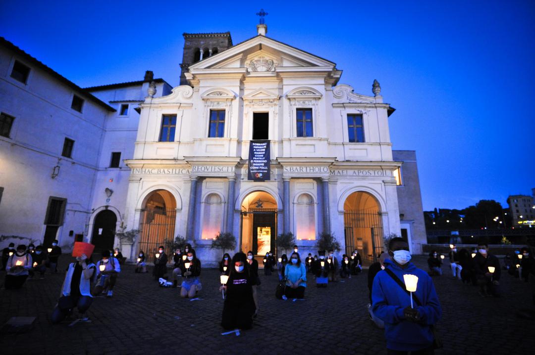 Light for Life: Flashmob dei Giovani per la Pace in ricordo di George Floyd, contro ogni razzismo