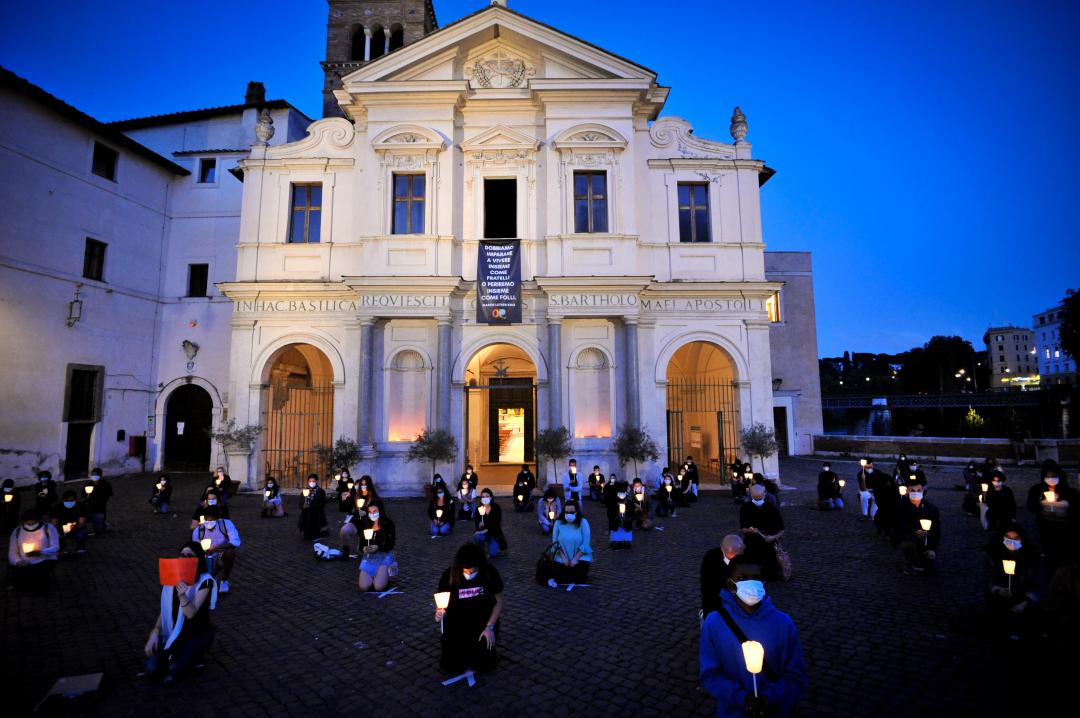 Light for Life: Flashmob dei Giovani per la Pace in ricordo di George Floyd, contro ogni razzismo