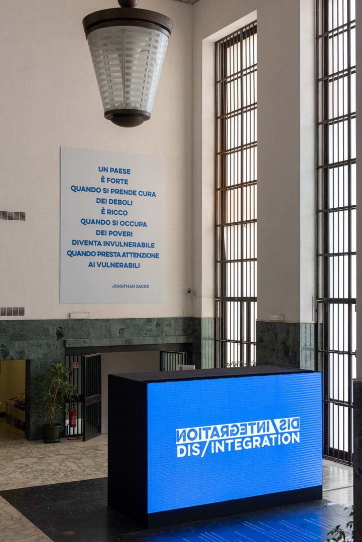 L'ingresso della mostra, con frase di Jonathan Sacks. Foto di Marta Ferro