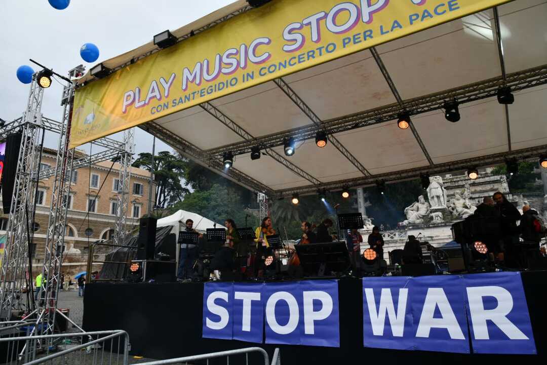 Play Music Stop War - Il Contest